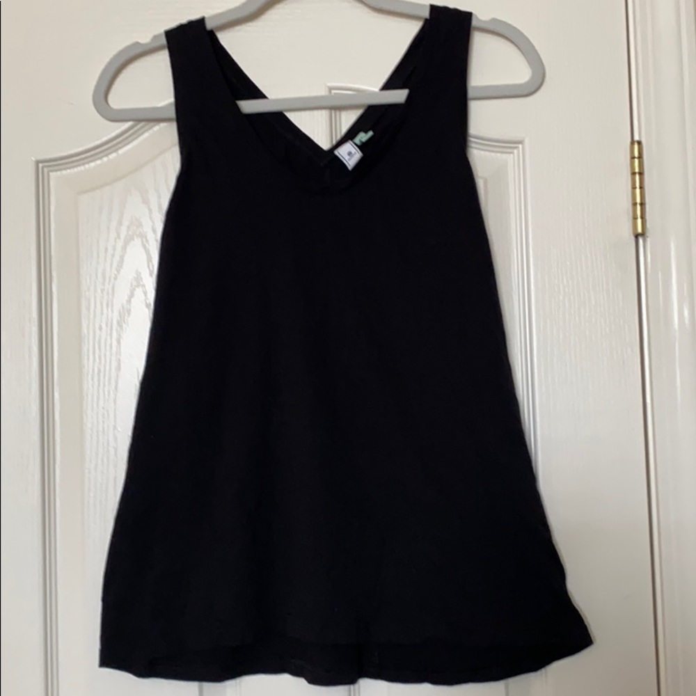 Black V tank with detailed back